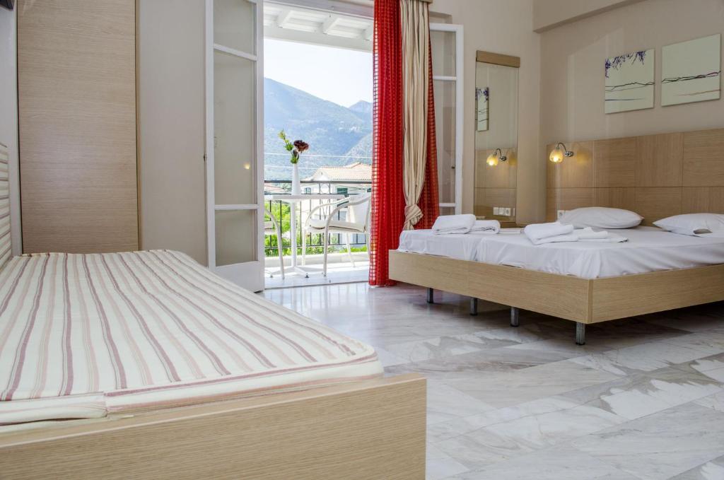 Happyland Hotel Apartments photo 2