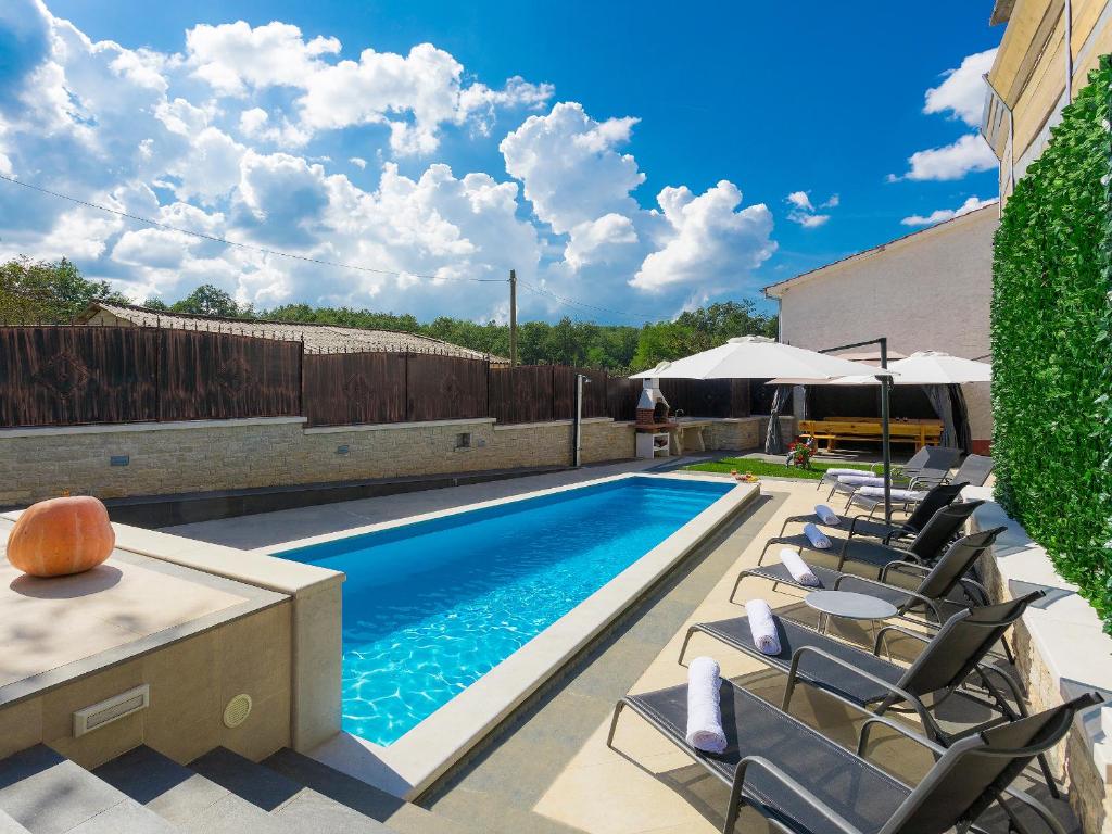 Villa Patrick-Luxury stone house in the center of Istria photo 4