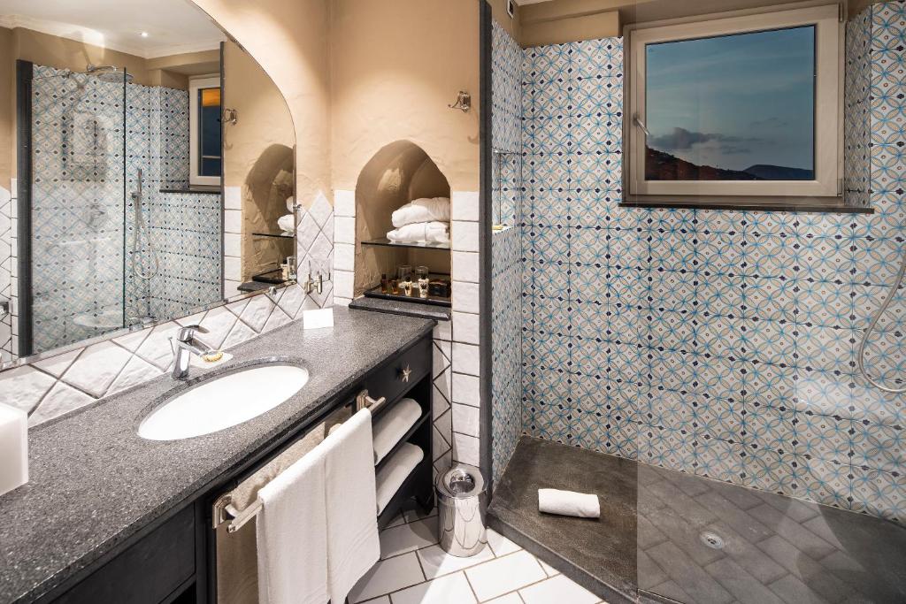 Therasia Resort Sea and SPA - The Leading Hotels of the World photo 2
