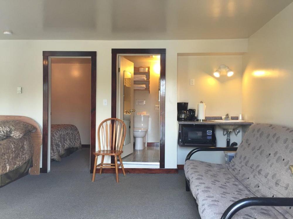 Sauble River Marina and Lodge Resort photo 4