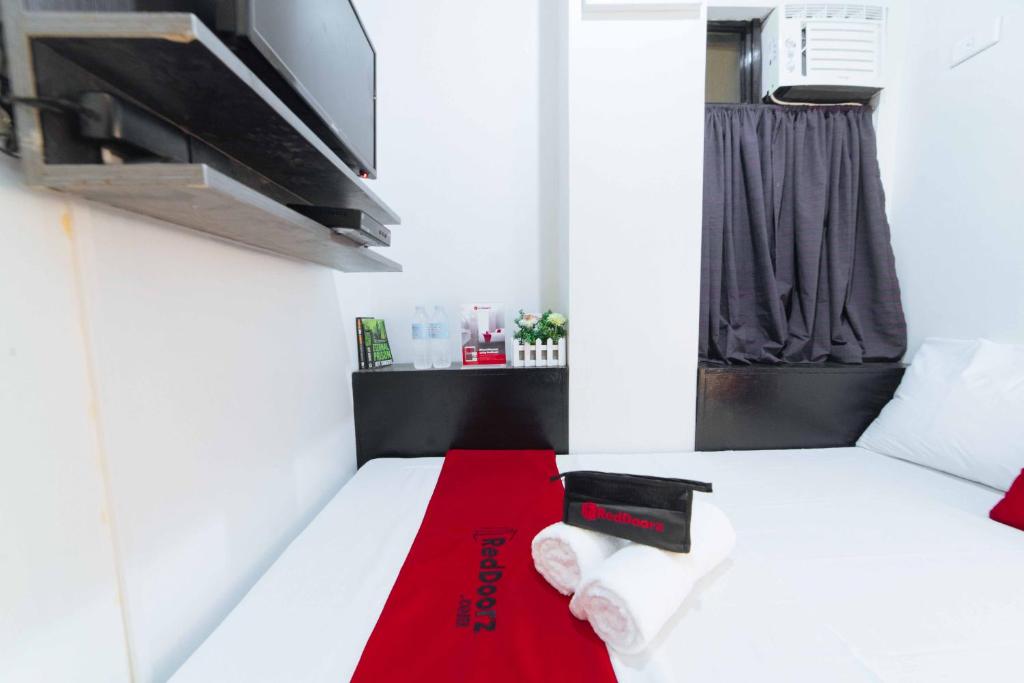 Двухместный (Двухместный номер с 1 кроватью), RedDoorz near G Mall Bajada Davao