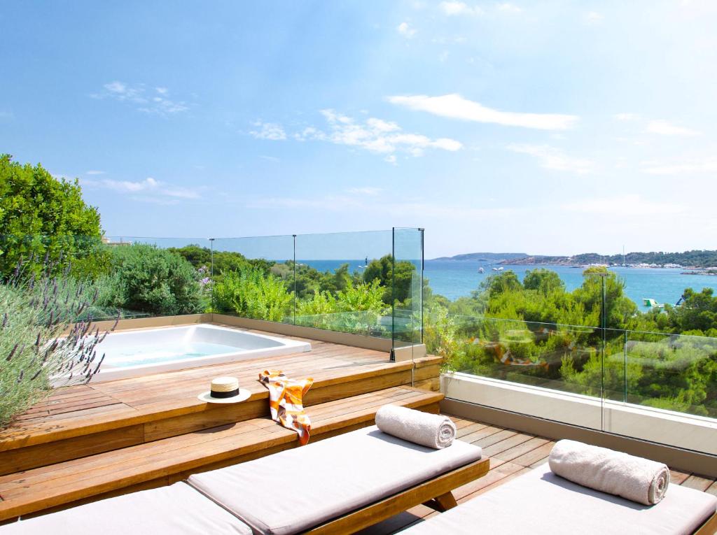 Somewhere Vouliagmeni photo 1