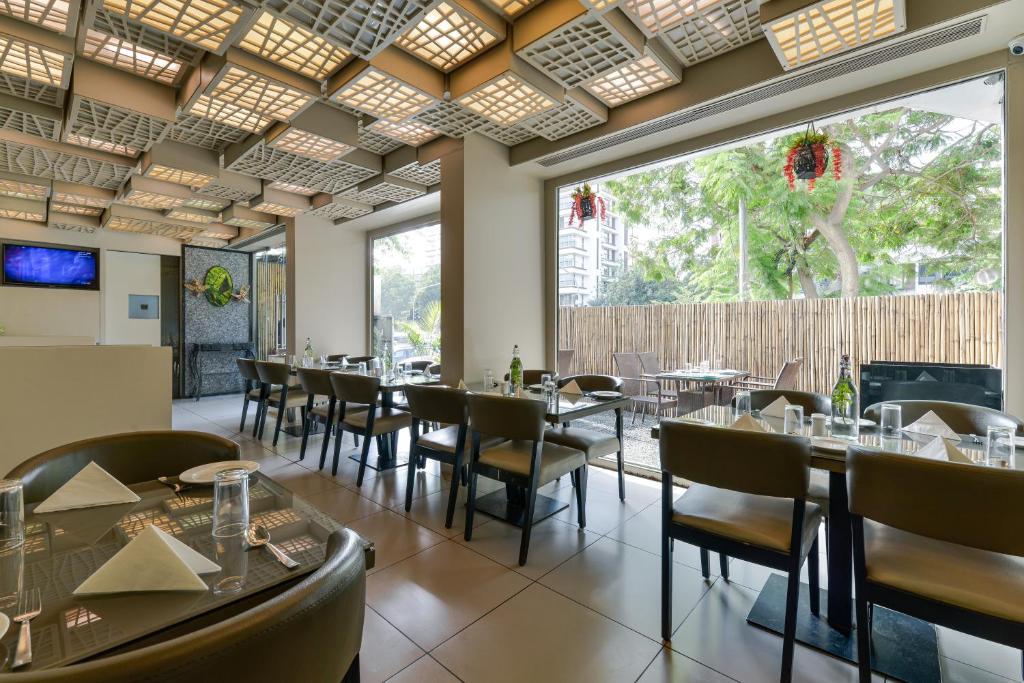 Двухместный (Day Use Room 6 Hours (12 pm to 6 pm only) with Complimentary Lunch for 2 Included), Hotel Dragonfly