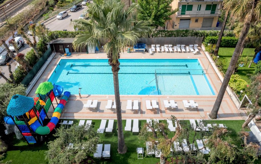 Family Hotel Relax photo 1