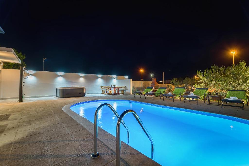 Apartments Katarina with swimming pool photo 1