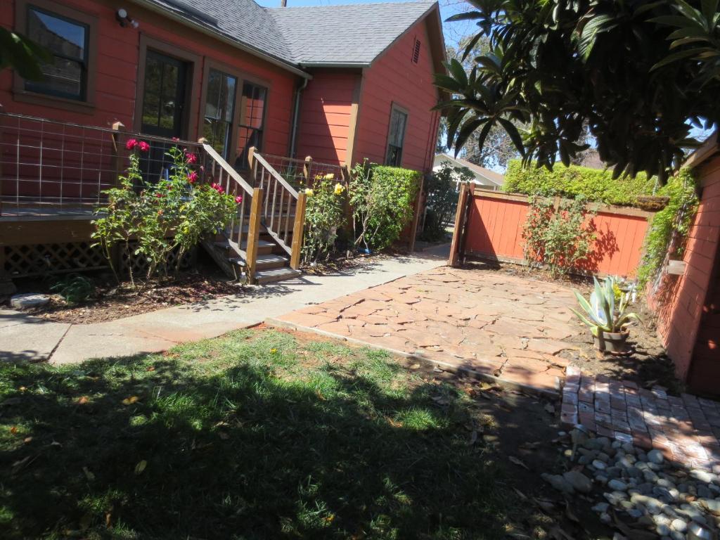 Historic Santa Rosa Cottage photo 4
