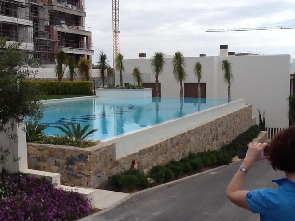 Las Colinas photo 2