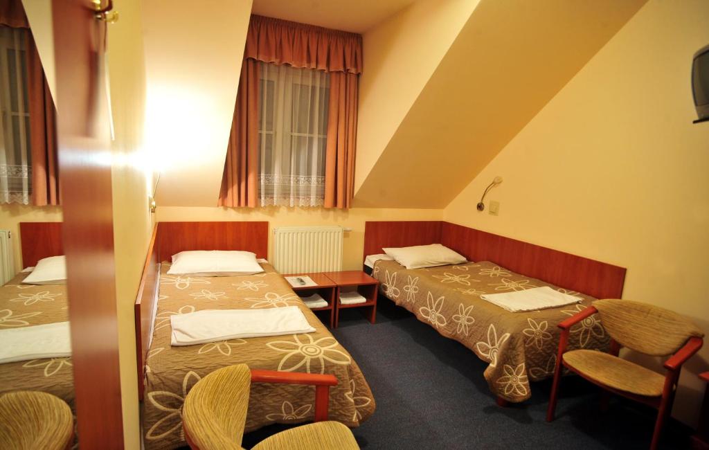 Двухместный (Двухместный номер с 2 отдельными кроватями), Hotel Złote Dęby
