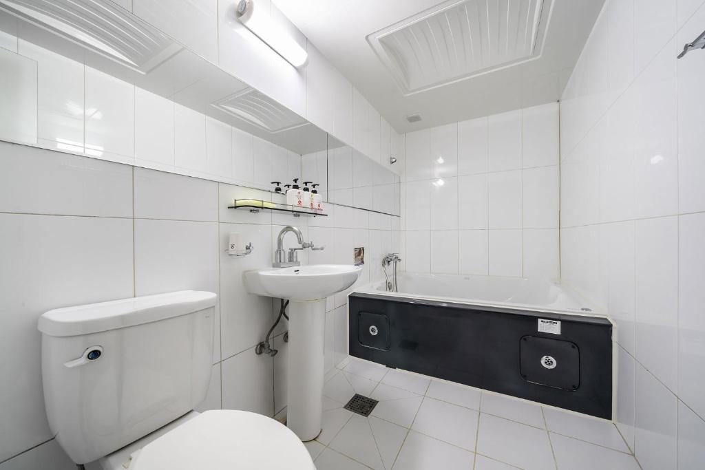Q Hotel photo 3