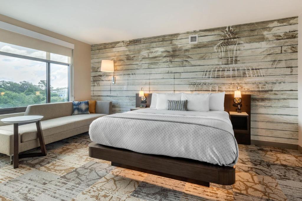 Cambria Hotel Charleston Riverview photo 2