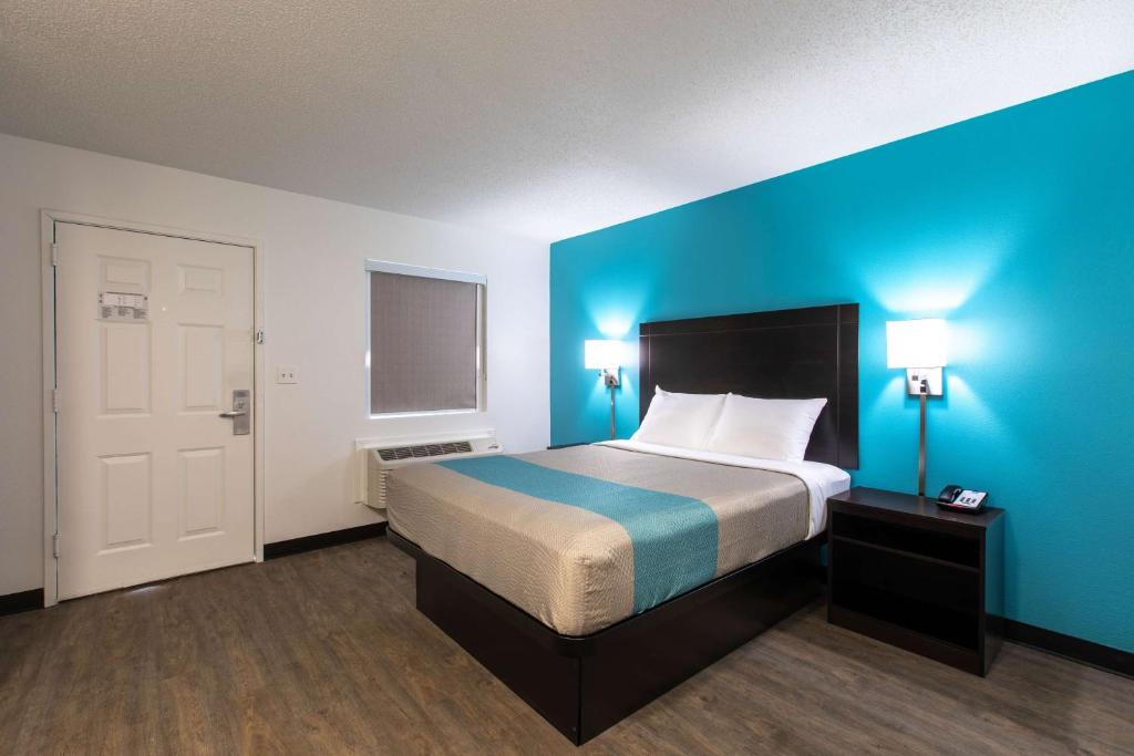 Motel 6-Greenville, SC - I-85 Near Downtown photo 2