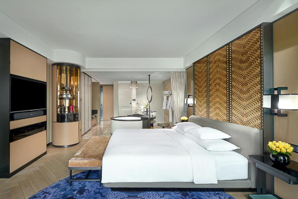 Двухместный (Luxury King Room with Club Access inclusive Mini Bar), W Beijing Chang'an