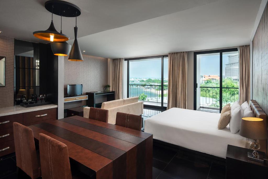 Сьюит (Мини-люкс с видом на море), Отель Way Hotel