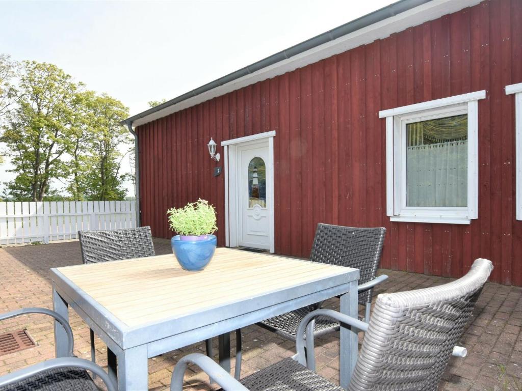 Fantastic Apartment in Wiek with Garden photo 2