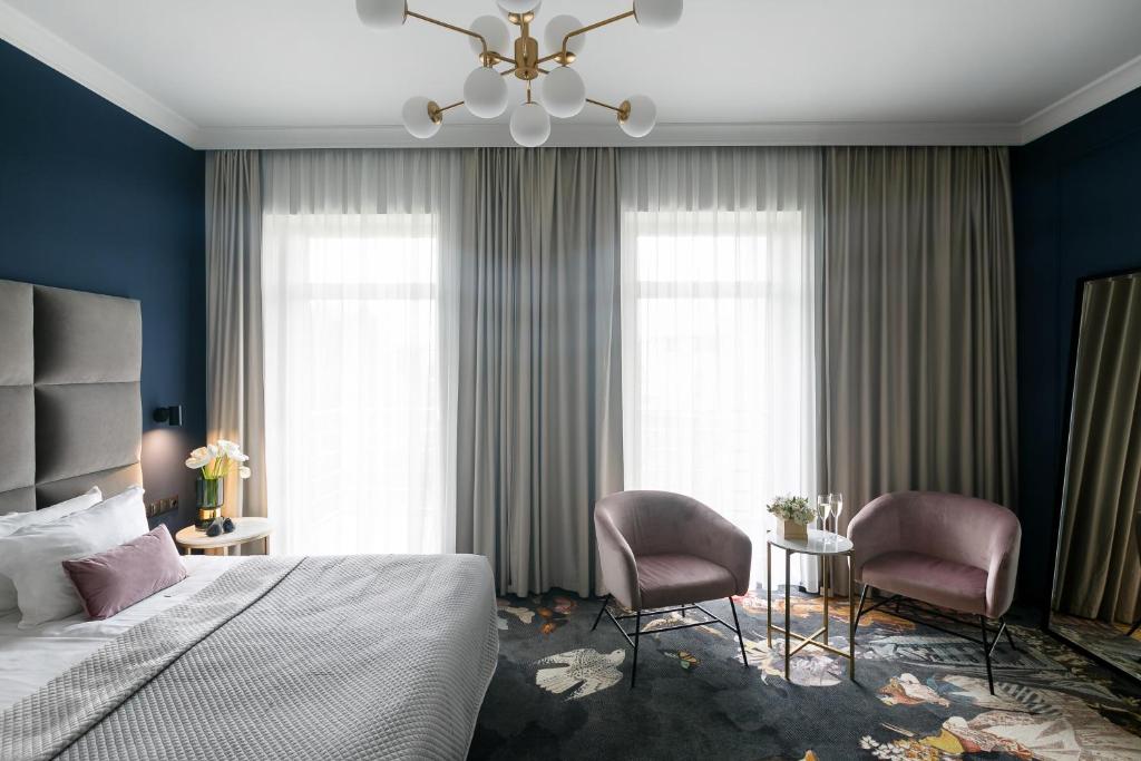 Двухместный (Двухместный номер Делюкс с 1 кроватью и балконом), Queen Boutique Hotel