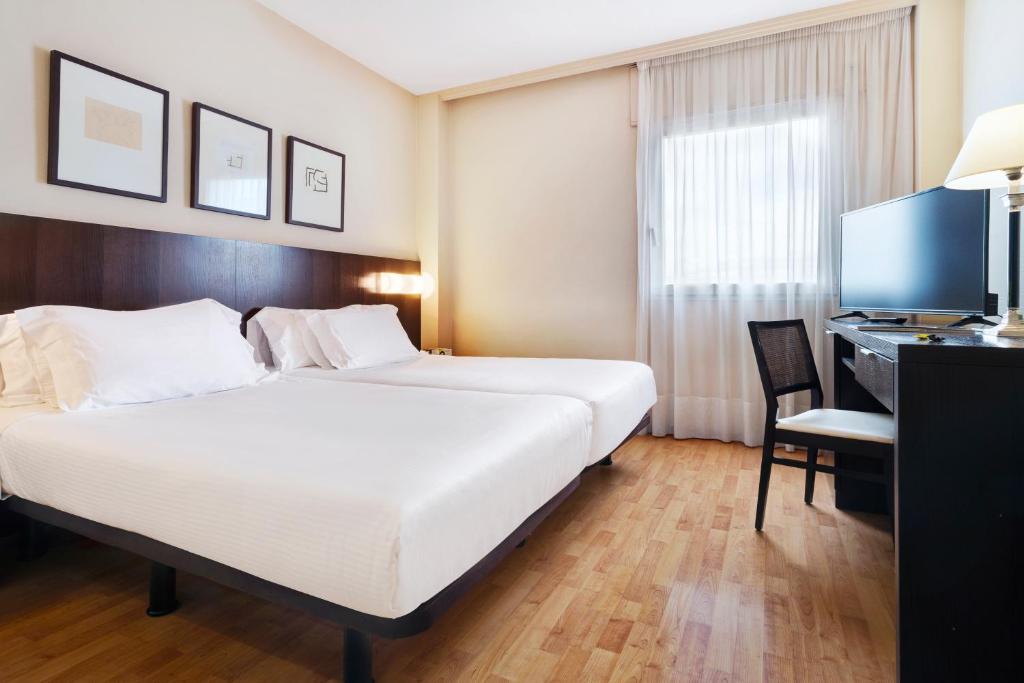 Hotel Sercotel Tudela Bardenas photo 3