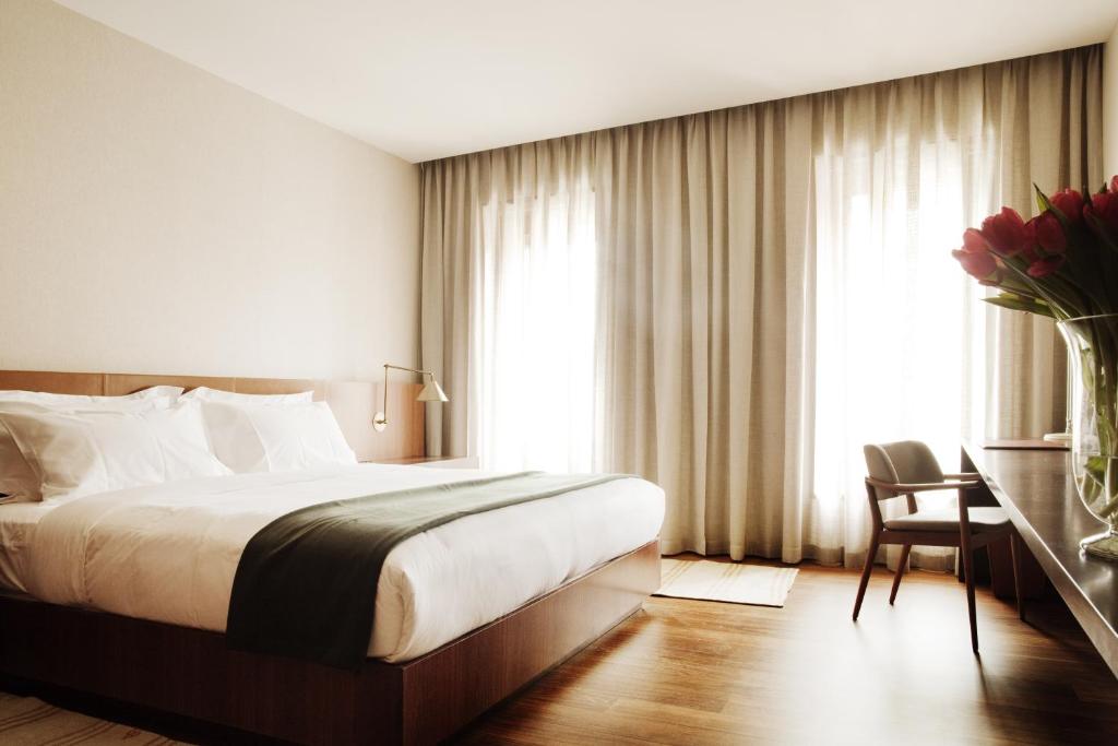 Двухместный (Улучшенный номер с кроватью размера «king-size»), Square Nine Hotel Belgrade