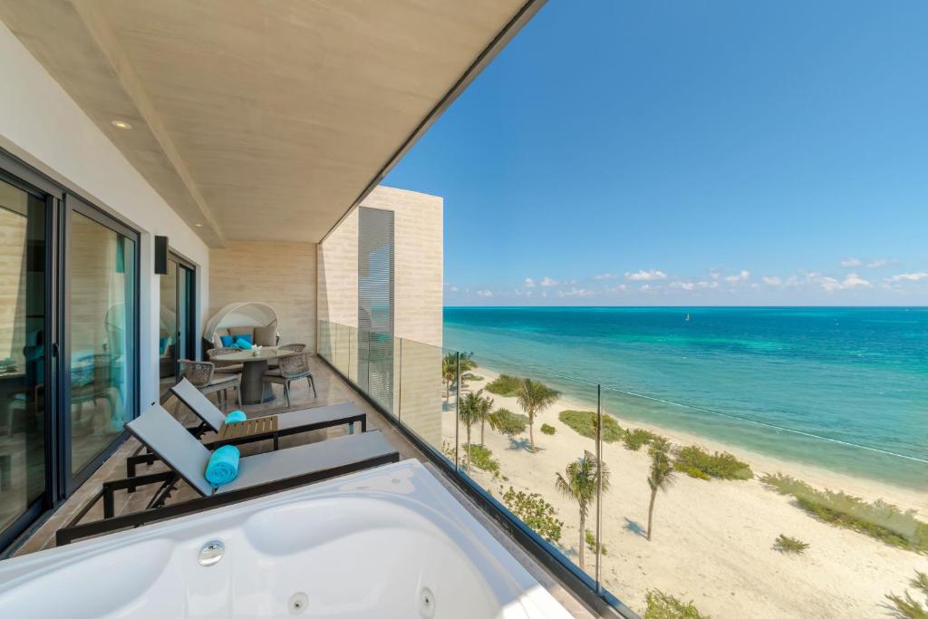 Сьюит (Главный люкс Serenity Club с 1 спальней, вид на океан), Haven Riviera Cancun