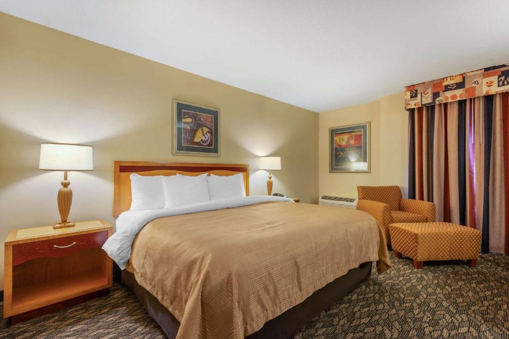 Clarion Inn Ormond Beach at Destination Daytona photo 3