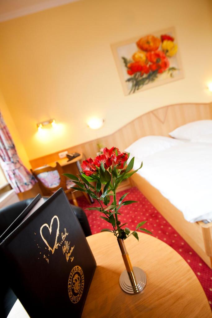 Hotel Zwei Mohren photo 3