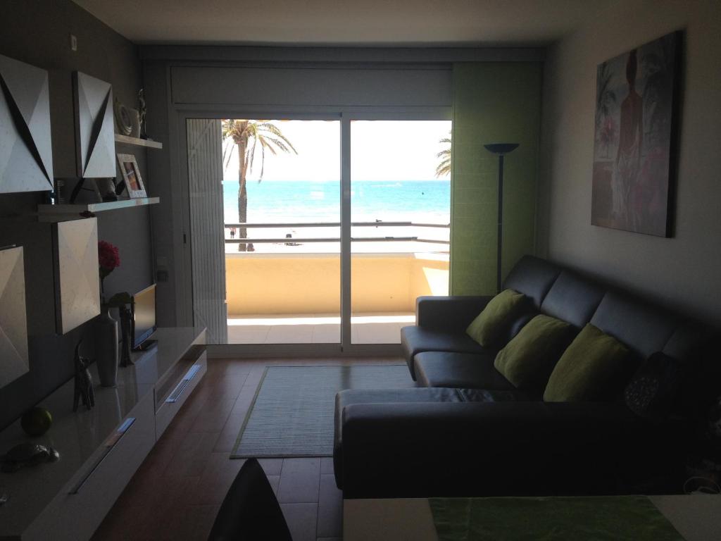 Apartamento Primera Linea de Mar, Cunit photo 4