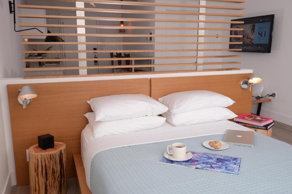 Сьюит (Люкс с 2 спальнями и балконом, со стороны океана), Sixty80 Design Hotel