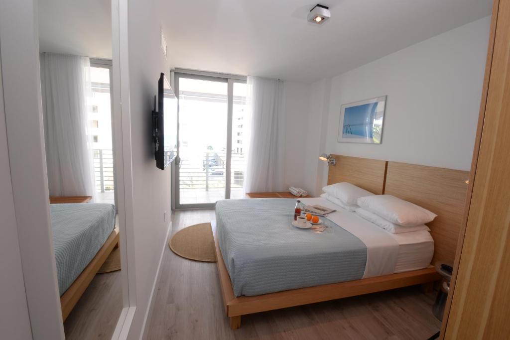 Сьюит (Люкс с 1 спальней и балконом, со стороны океана), Sixty80 Design Hotel