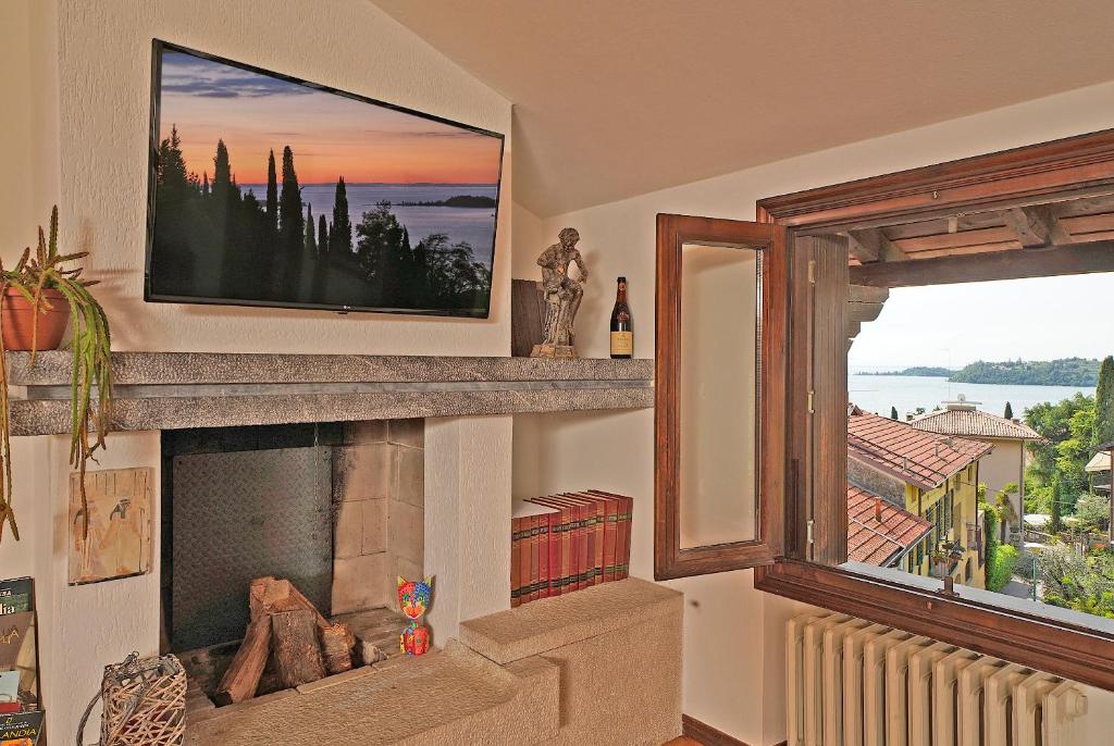 VALLE FIORITA 42 - Lake view apartment photo 4