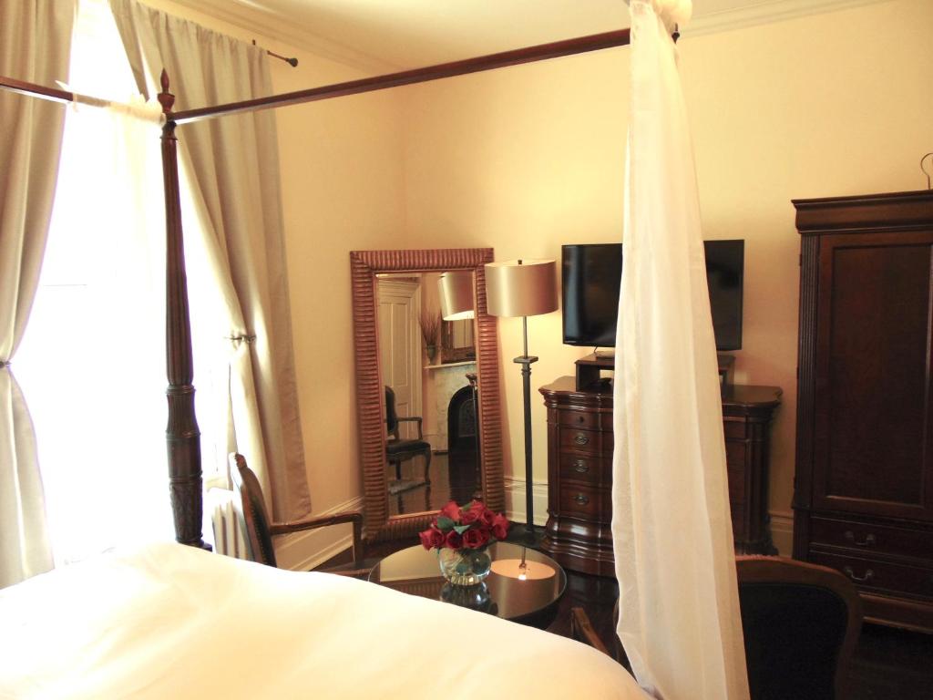 The Rendell Shea Manor photo 3