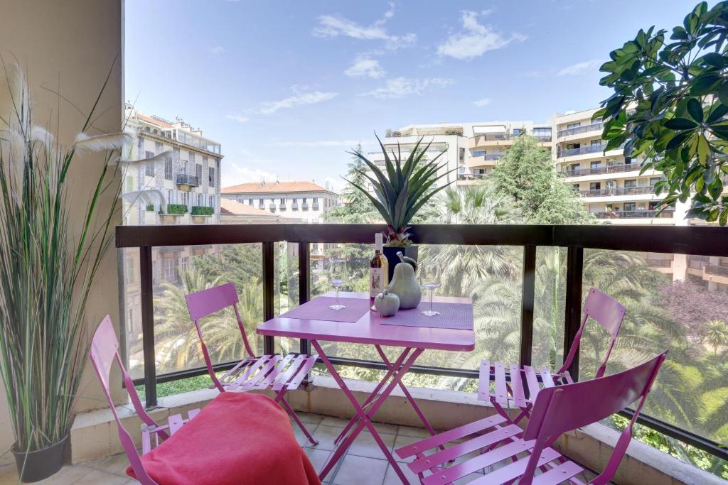 GRAND H -F2, FACE VIEUX- NICE, TERRASSE, ASCENSEUR, CLIMATISATION, Terrace - Nice city center photo 4