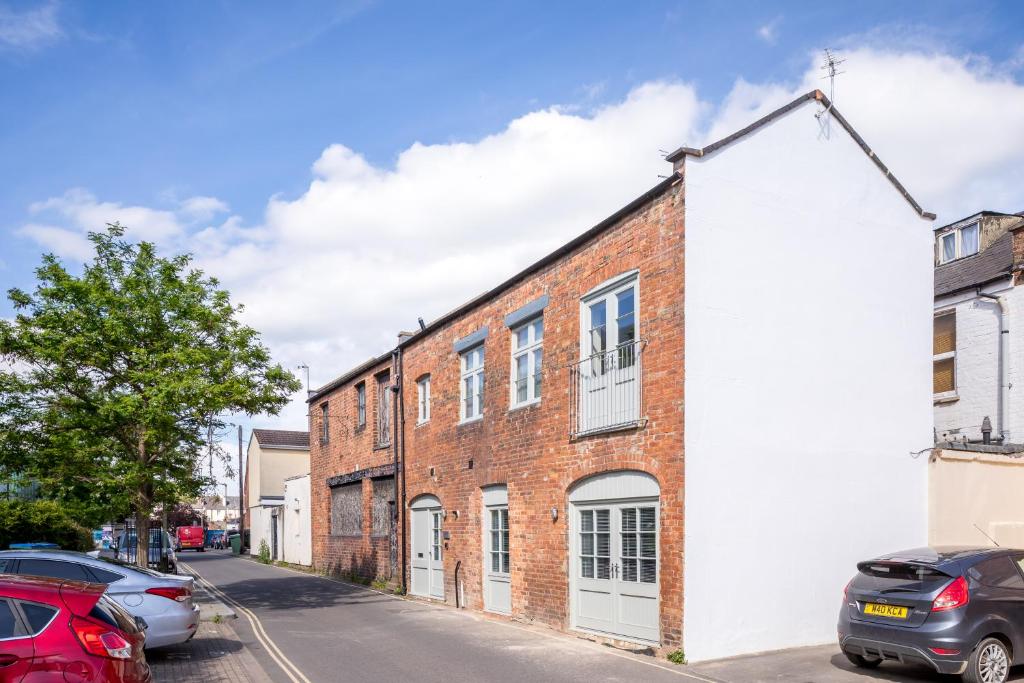 Oxford Passage Coach House