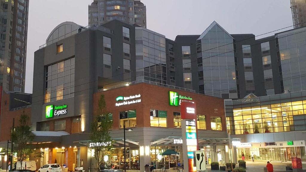 Holiday Inn Express Vancouver-Metrotown (Burnaby) photo 1
