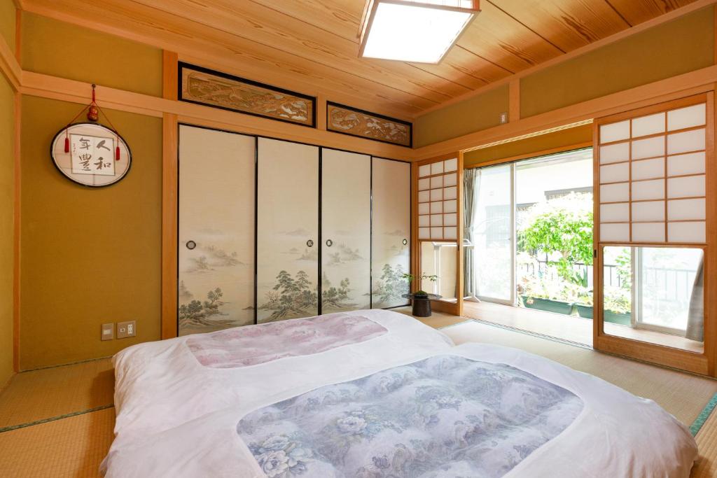 AbbeyRoad Inn Seika - Tap to explore photos