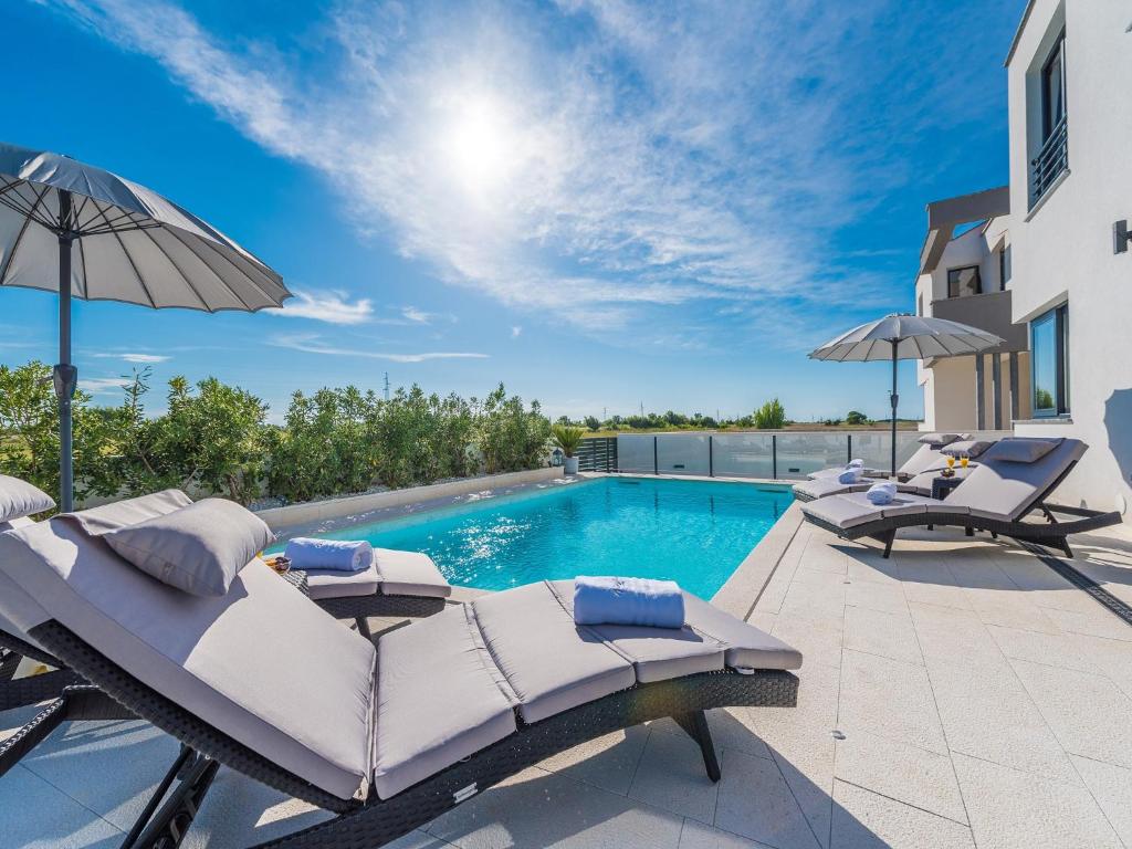 Villa Ana,luxury wellness villa with heated pool and jacuzzi photo 2