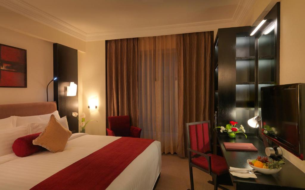 Двухместный (Executive Room with 24 Hours Check-in & Check-out), Sterlings Mac Hotel