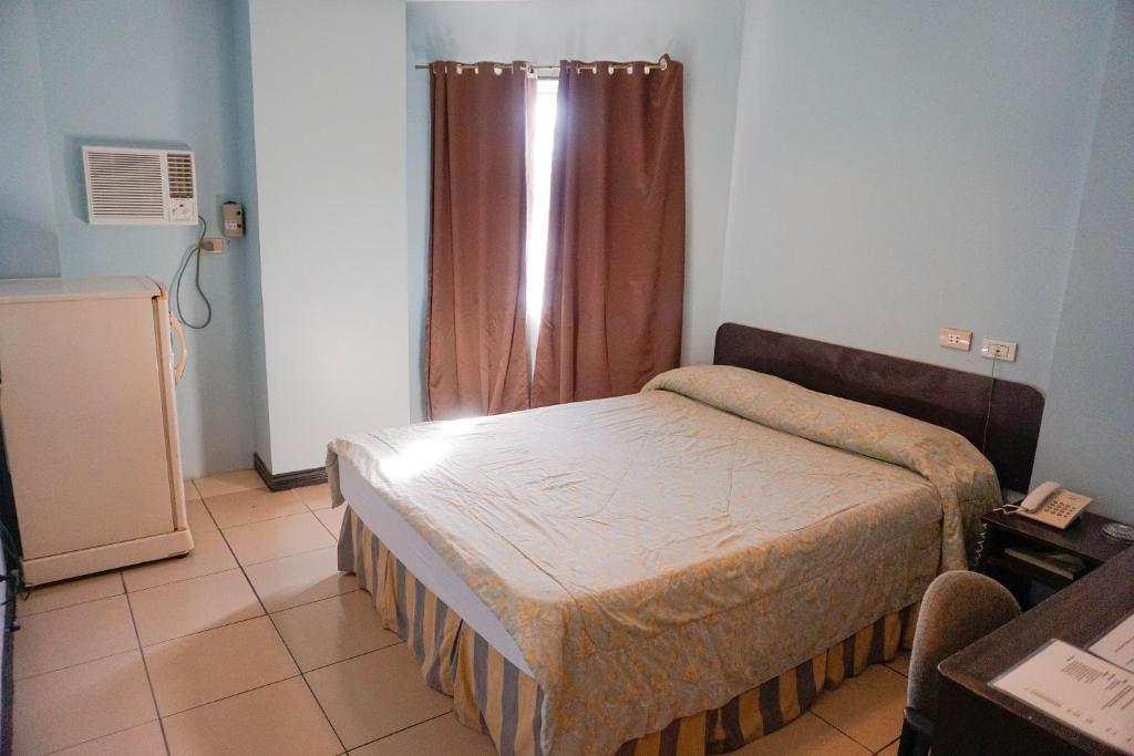 Двухместный (Стандартный двухместный номер с 1 кроватью), Crowne Garden Hotel