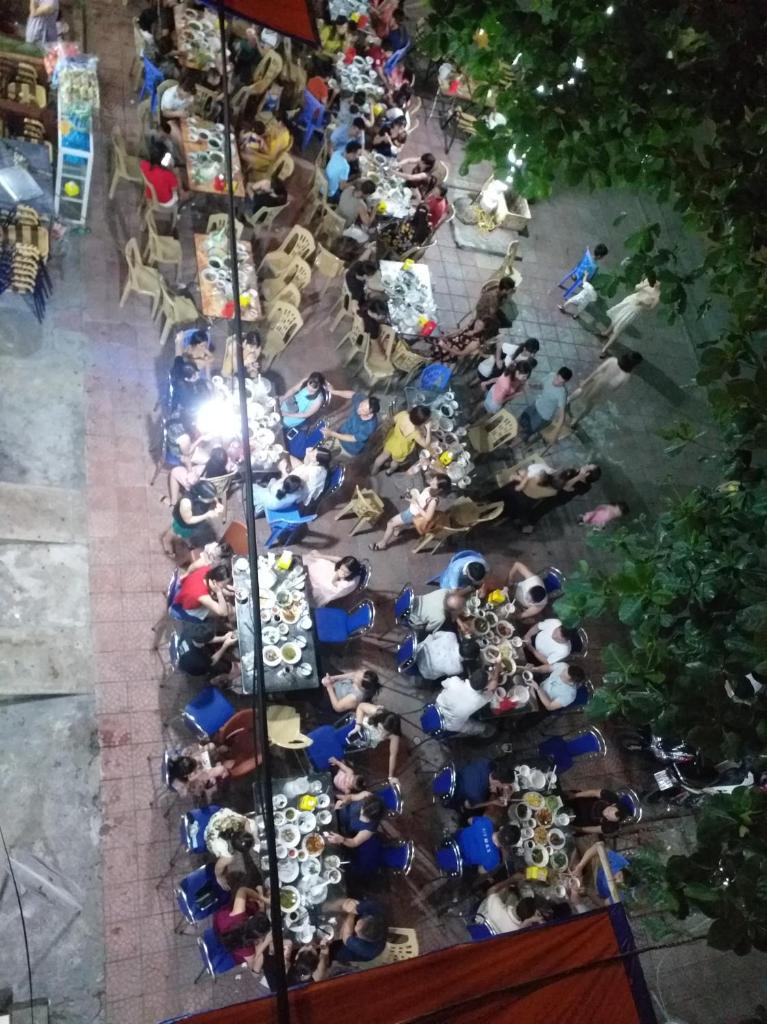 Khách Sạn Hồng Tấn