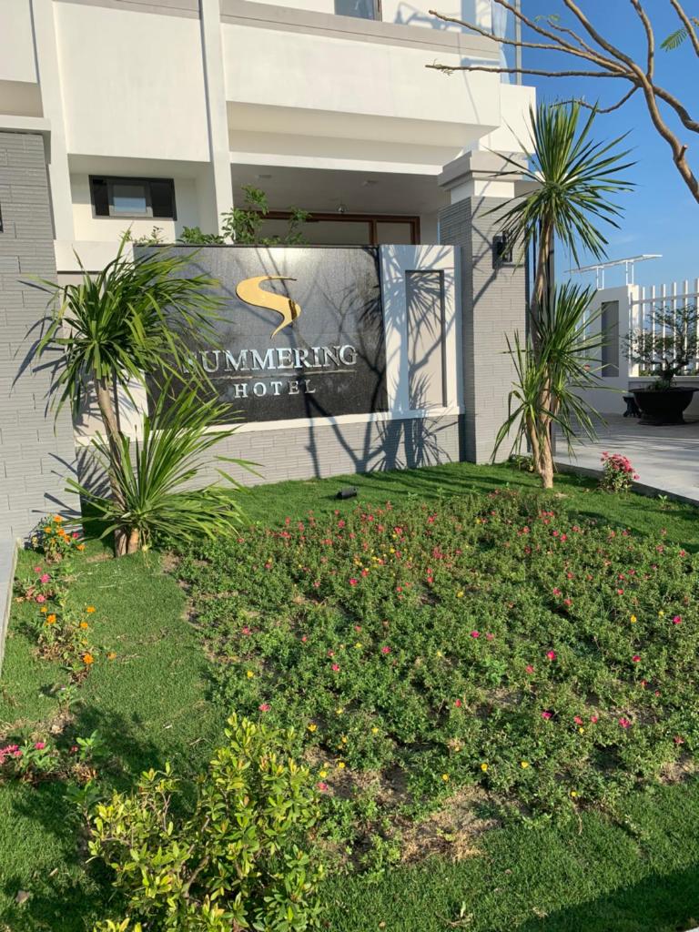 Summering Hotel
