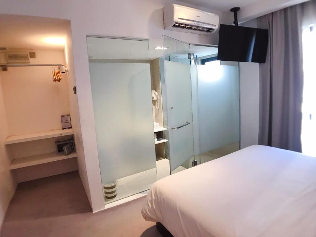 Двухместный (Номер Делюкс с кроватью размера «king-size»), Melange Hotel Bukit Bintang