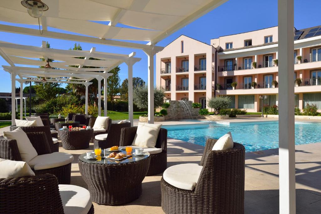 Hotel Isola Sacra Rome Airport - Tap to explore photos