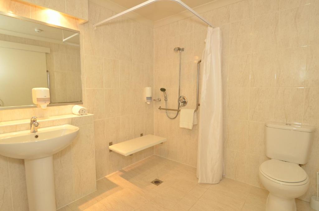 Senator Motor Inn photo 4
