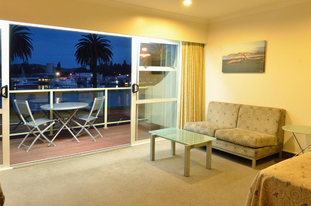 Senator Motor Inn photo 2