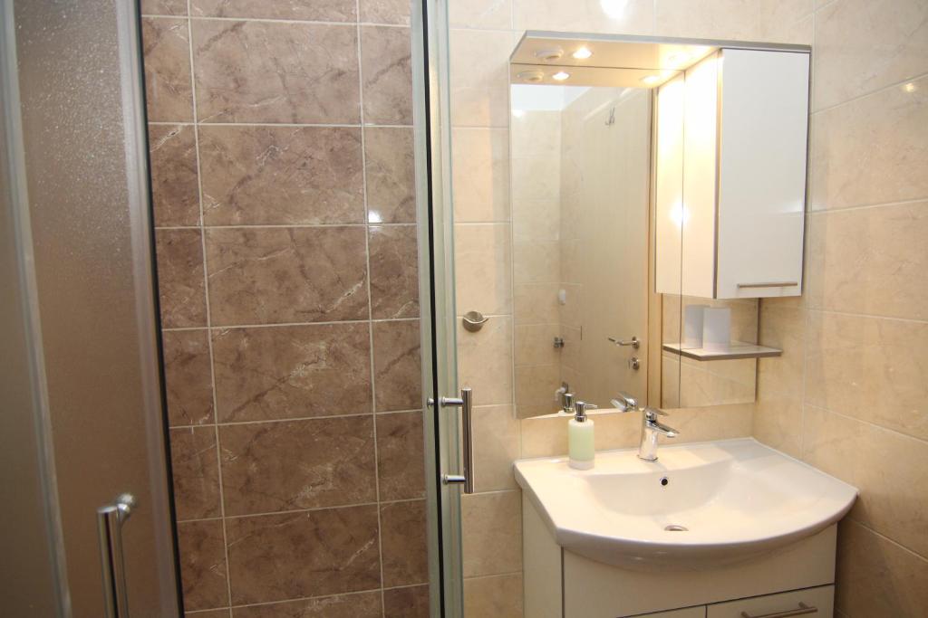 Family Apartments House Damir photo 4