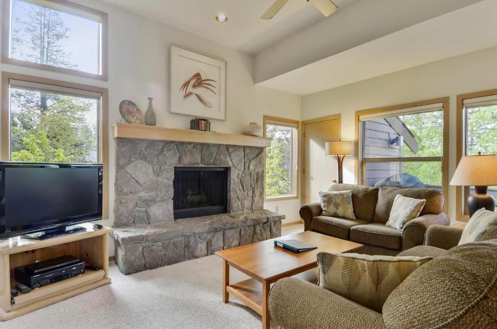 Ridge Condo 04 image