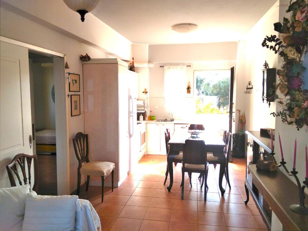 Theologos: Front Sea View Apartment photo 3