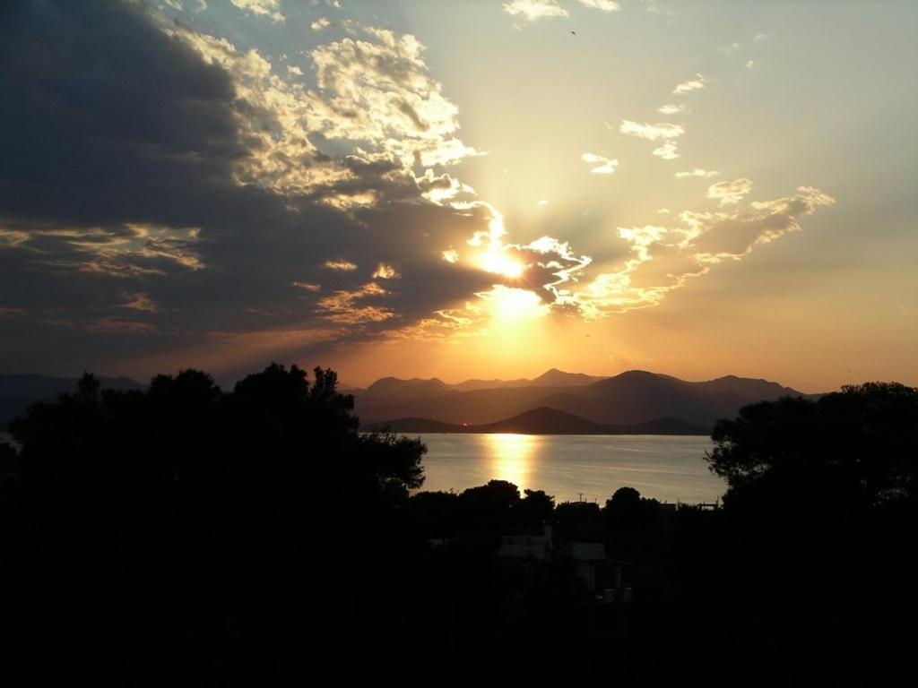 Theologos: Front Sea View Apartment photo 4