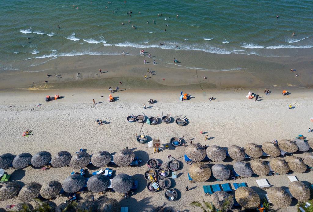 Yellow Daisy Pool Villas