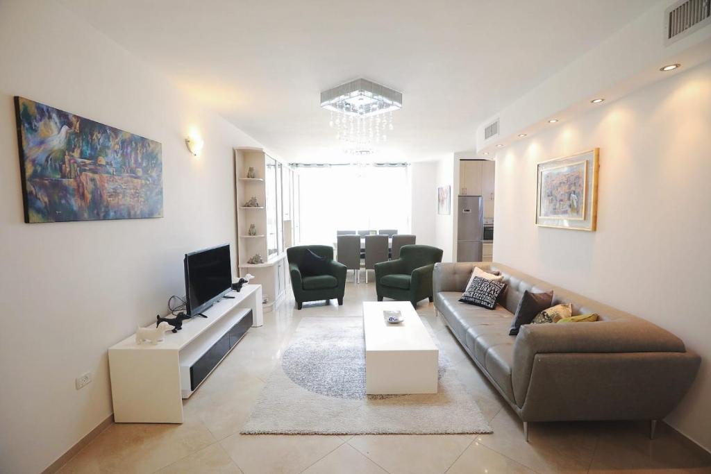 Art Apartment In Mamila - Parking Best Location 2 photo 2