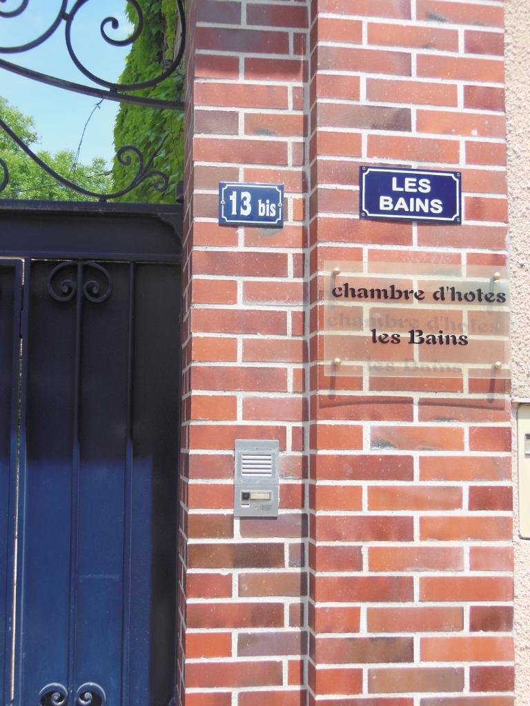 Les Bains Bed & Breakfast photo 2