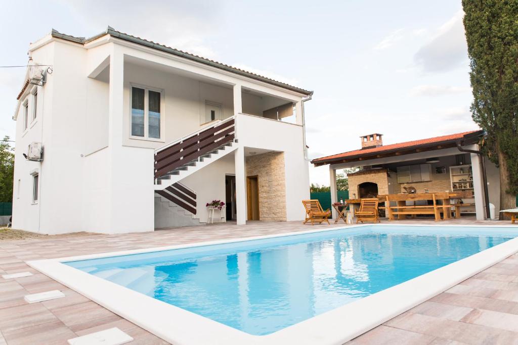 Villa Nava photo 1